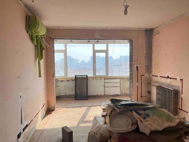 青岛小伙王舒正你火了你知道吗?20万元“爆改”台北路“老破小”“阿正的家”走红网络!(图2)