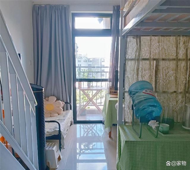 深圳一户人家的蜗居火了面积虽小层高却能切一层半做出双卧室(图5)