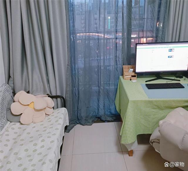 深圳一户人家的蜗居火了面积虽小层高却能切一层半做出双卧室(图6)