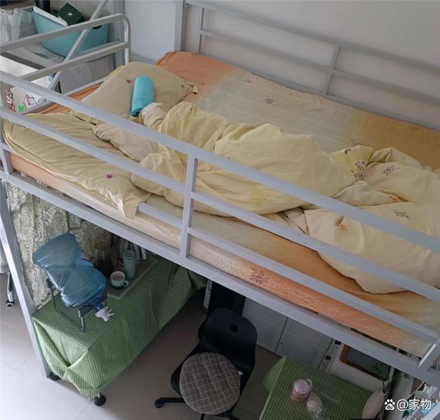 深圳一户人家的蜗居火了面积虽小层高却能切一层半做出双卧室(图11)