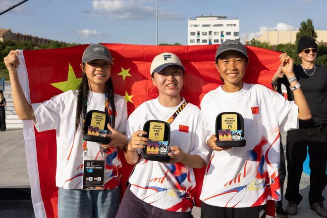 凯发旗舰厅奥运时间丨1小时连夺2金!祝贺中国队!(图2)