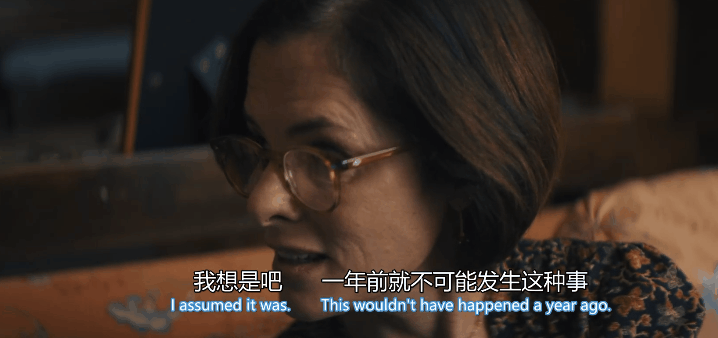 今年最癫动作喜剧片！93岁老凯发国际太太变身反诈特工单挑智斗诈骗集团(图6)