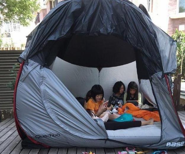 李亚鹏晒出现实的豪宅客厅装超大落地窗户外居住是环境一流的(图4)