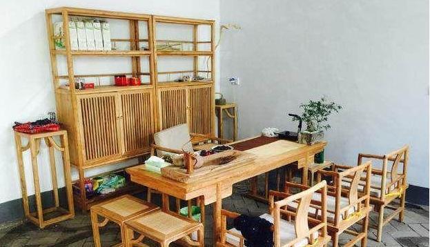 李亚鹏晒出现实的豪宅客厅装超大落地窗户外居住是环境一流的(图6)