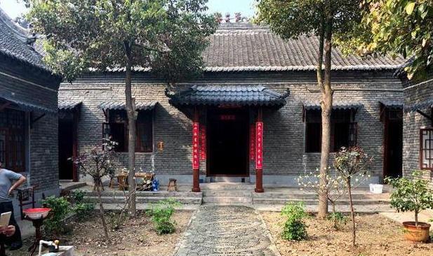 李亚鹏晒出现实的豪宅客厅装超大落地窗户外居住是环境一流的(图7)