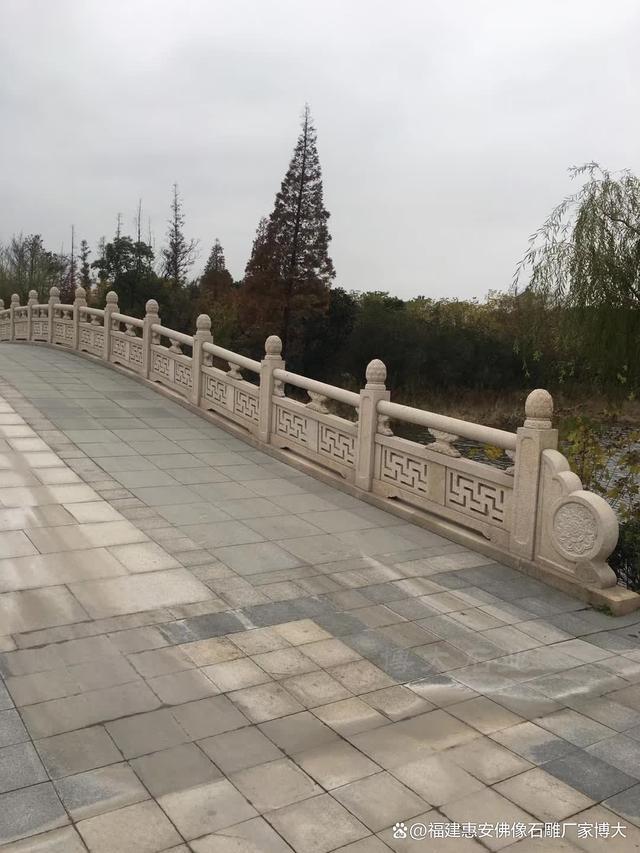 凯发旗舰厅寺庙大殿前的石雕栏杆:庄严与肃穆的象征(多图欣赏)(图4)