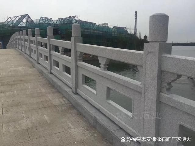 凯发旗舰厅寺庙大殿前的石雕栏杆:庄严与肃穆的象征(多图欣赏)(图3)