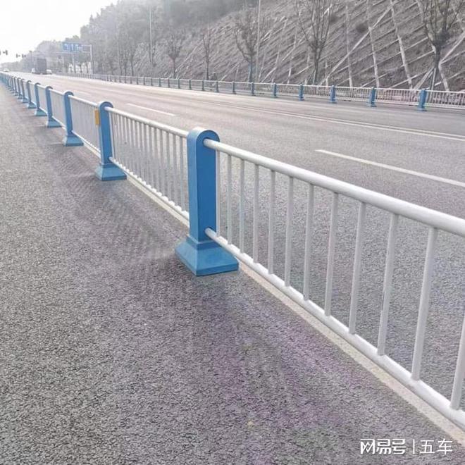 百速护栏:重庆乡村公路道路护栏成为各大服务商家的竟争市场热地(图3)