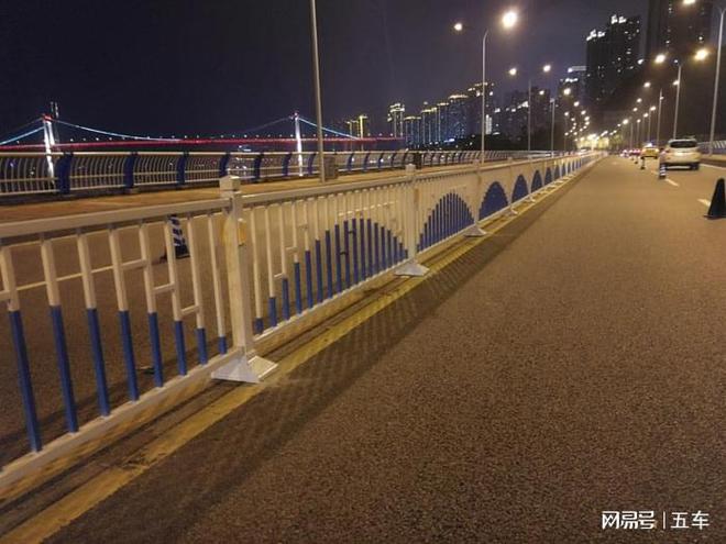 百速护栏:重庆乡村公路道路护栏成为各大服务商家的竟争市场热地(图4)