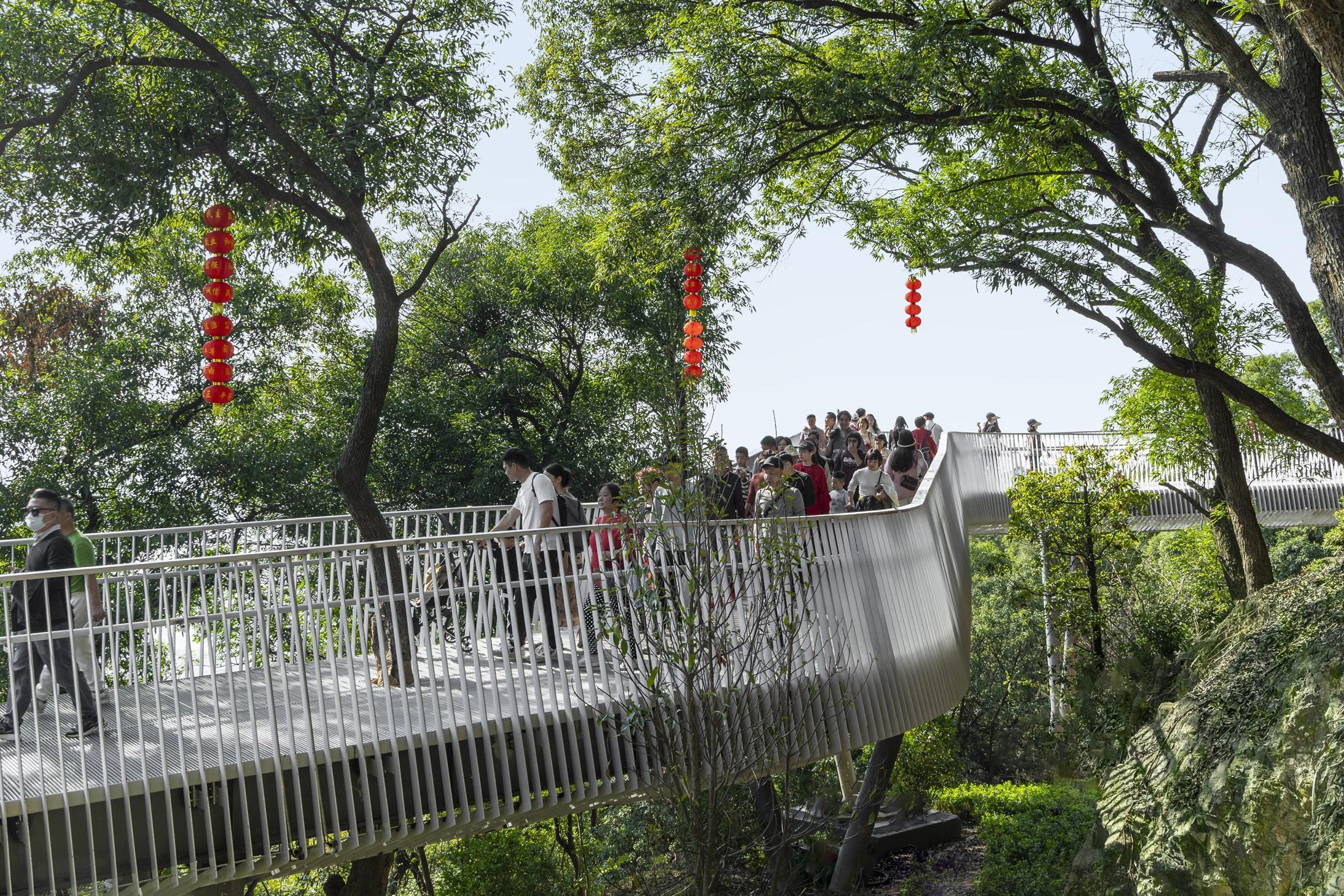 凯发国际林间飞白练护君上青云一条栈道扶梯为广州城市建设品质代言(图8)