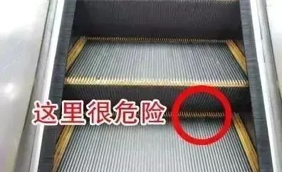 母亲低头看手机3岁幼童从商场扶梯坠落受重伤!法院:商场赔154万元(图3)