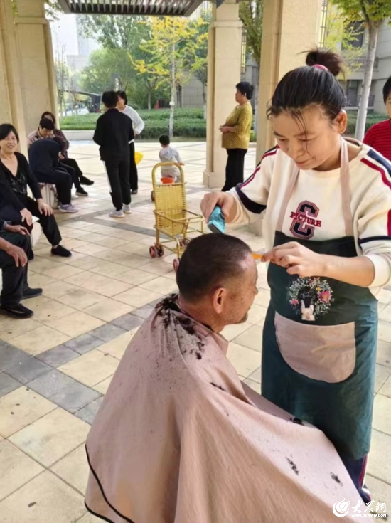年年逢重阳现代物业开展系列关爱长者活动(图4)