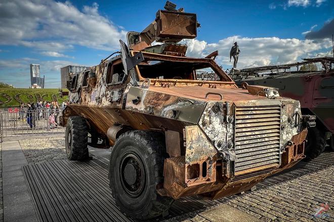 俄国“莫斯科”的露天战利品技术装备展(图5)