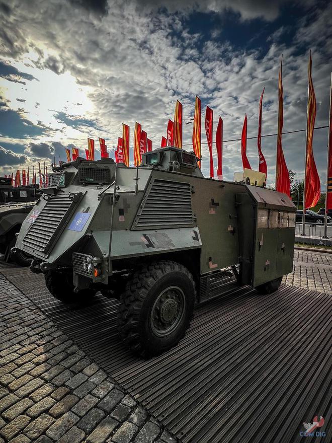 俄国“莫斯科”的露天战利品技术装备展(图13)