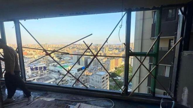 阳台拆除栏杆仅用木条防护工人坠亡揭阳保利大都汇5·14事故查明