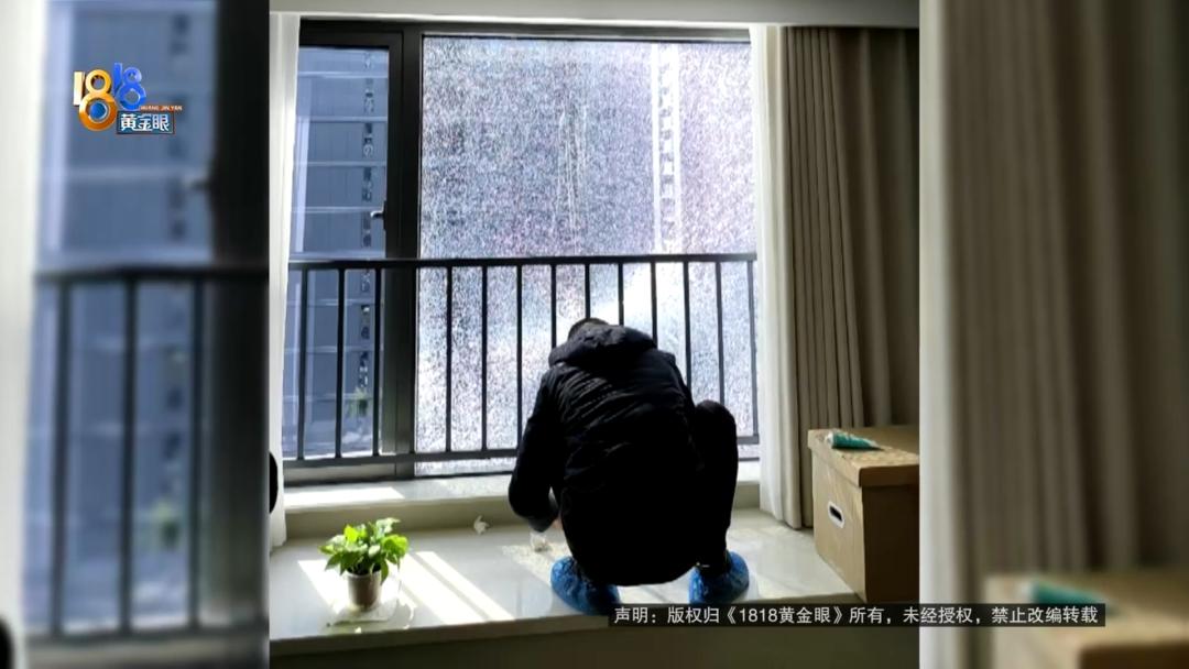 凯发国际强风“发威”小区的玻璃幕墙高空坠落！业主：遇到台风咋办？(图2)