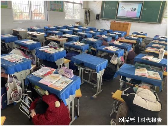 守护校园安全筑牢生命防线——信阳市浉河区吴家店镇“全市安全日”校园应急疏散逃生演练ag凯发(图3)