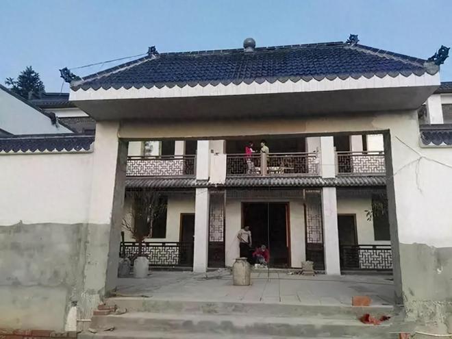 凯发国际80万为公婆打造养老房依山傍水带院子成村里顶级豪宅！