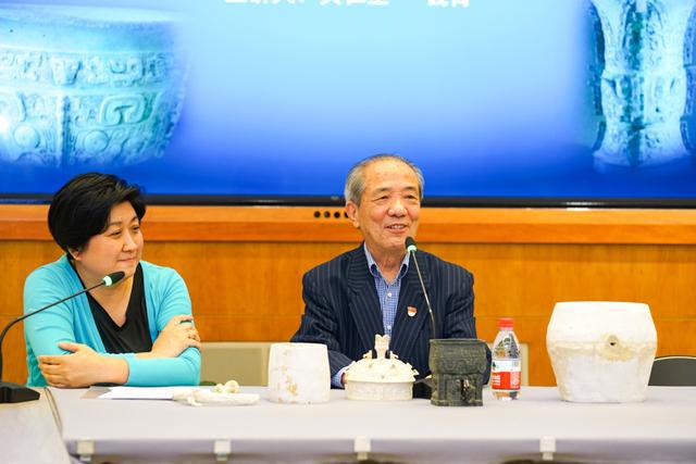 上博的“龙头扶手”出自她手如今出书传承海派青铜器修复技艺(图4)