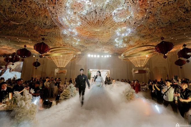 凯发旗舰厅越南这对新人的婚礼太奢华了：耗时半年准备花费百亿越南盾所有费用自己承担(图2)