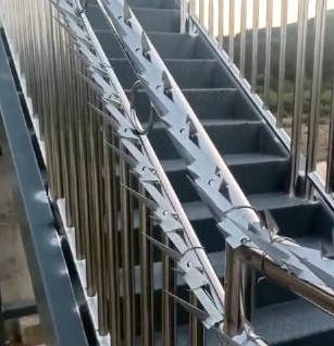 楼梯现倒刺扶手违背了哪些规定安全隐患引争议ag凯发