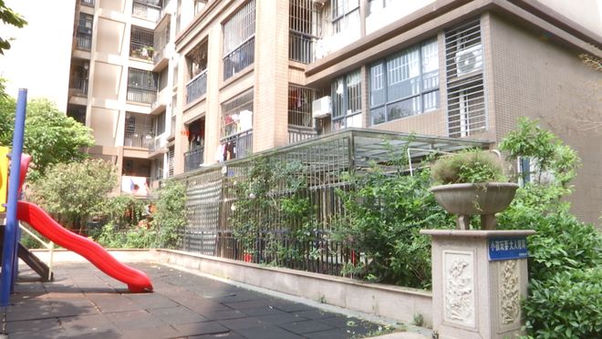 ag凯发鱼池、凉亭、阳光房佛山一小区违建“百花齐放”业主：反映多次未有解决