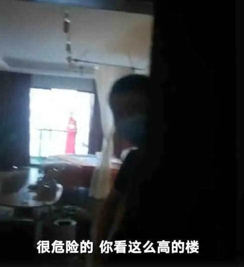 红衣女子三亚坠楼身亡整楼人全部搬出保险会赔偿吗？律师分析(图3)