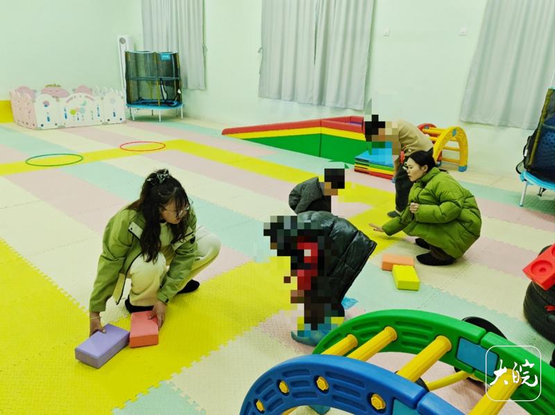 池州“星妈”经历崩溃后创办康复机构坚持用爱与陪伴融化“孤独”(图4)