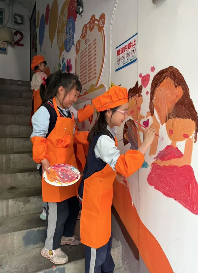 楼道成社区网红打卡点？这里的“变形记”有点东西(图3)