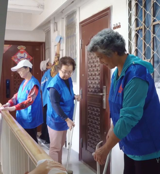 楼道成社区网红打卡点？这里的“变形记”有点东西(图2)