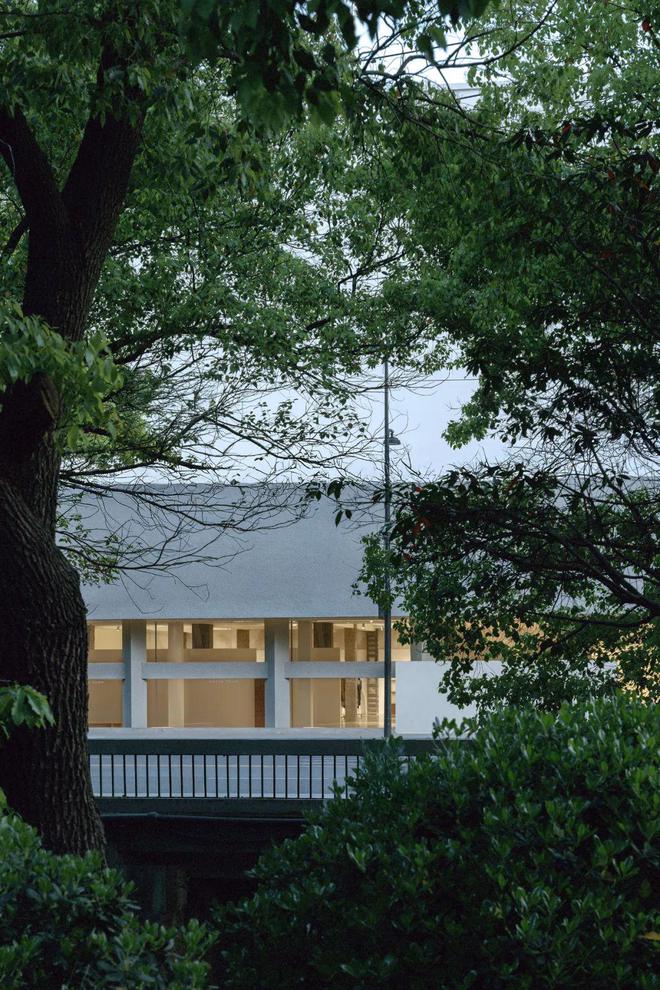 BélleGlow品牌集合店工业美学与历史肌理的融合