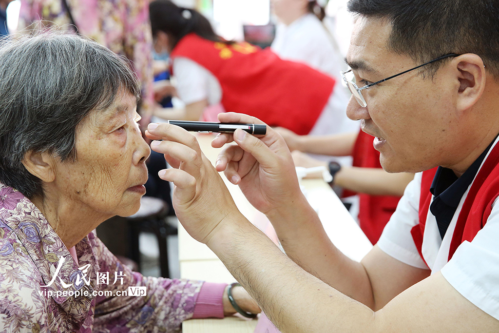 爱护ag凯发眼睛珍爱视力(图5)