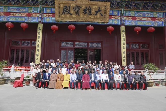铜心论道·禅意丹青铜山区佛教协会书画艺术展圆满启幕(图4)