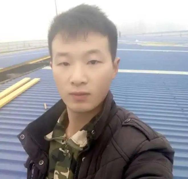 河南男子跳河救人体力耗尽留遗言被救女子猛然抓住他：一起走(图13)