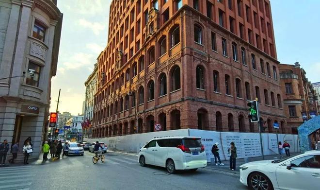 百度热搜:黄浦洛克外滩源售楼处发布践行“好房子”标准!手慢无(图12)