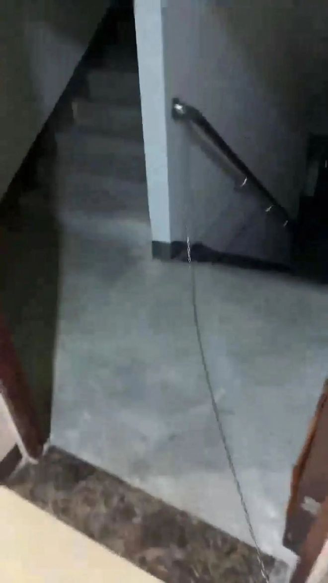 广西一孕妇疑因ag凯发噪音问题将电梯加装锁链物业：未见到本人已拆除