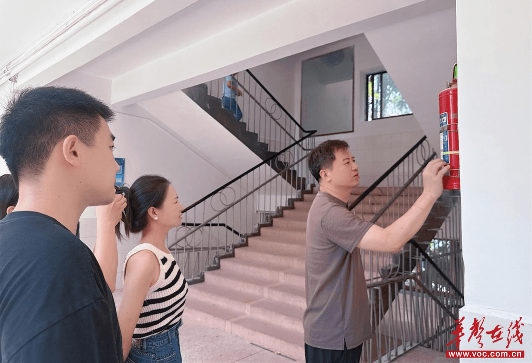 凯发国际全力筑牢校园安全防线南方第三小学开展秋季开学前校园安全隐患排查(图2)