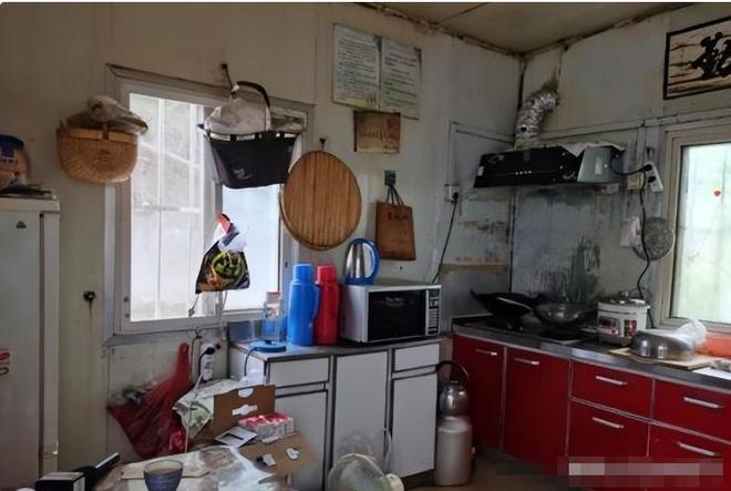 山东一家5代人住日军炮楼58年因墙体太厚耗费20年才通上暖气(图6)