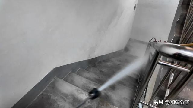 凯发国际常态化消杀打头阵!肇庆一地统筹52个小区筑牢基孔肯雅热防线(图5)