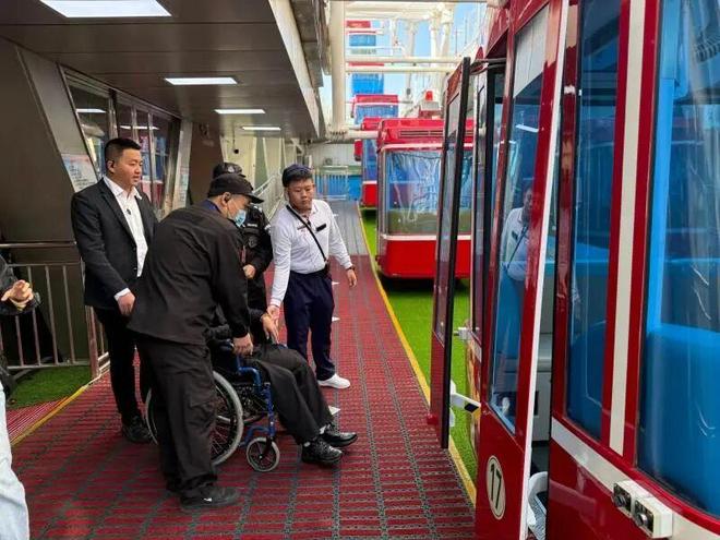 华夏时报｜一对盲人夫妇的“丝滑”旅途藏着一座城的厚积与底色｜津门无障碍(图3)