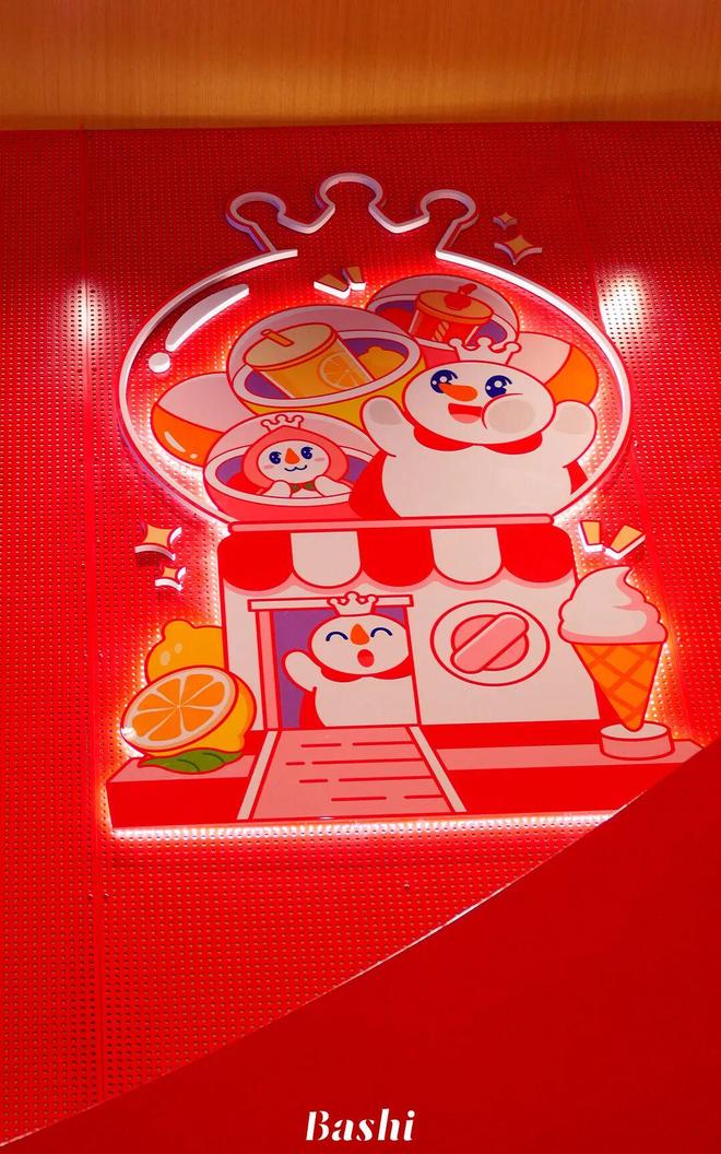 全国最大蜜雪冰城来了！千平空间雪王坐镇重庆又添城市新地标(图7)