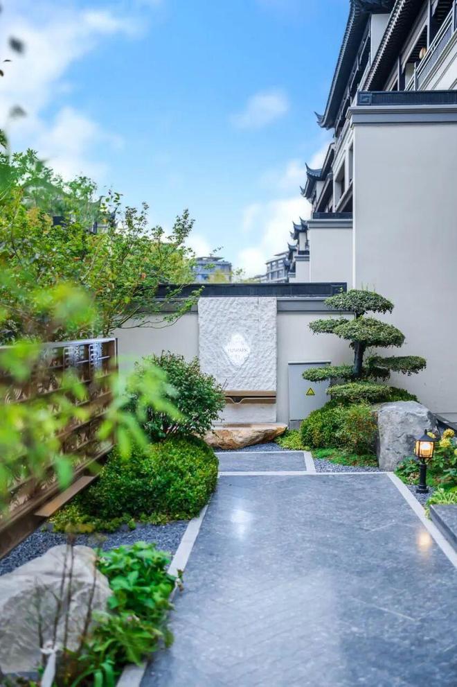 ag凯发天津顶豪“新标”？湖墅豪宅500㎡＋四室五卫双院！(图2)