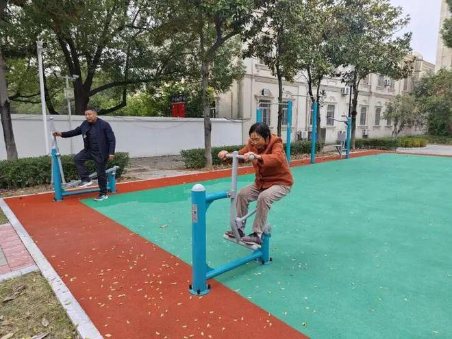 金安：适老化改造让老旧小区焕发“银龄活力”凯发旗舰厅(图3)