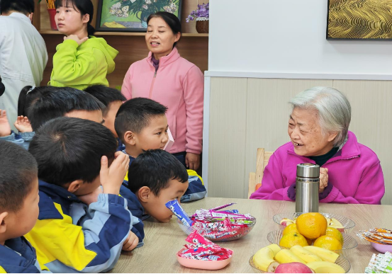 马泉街道敬老月活动：党建引领聚合力银龄关怀暖金秋(图7)