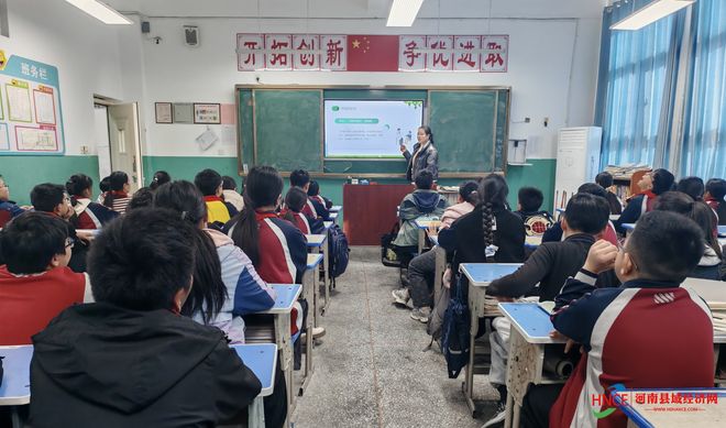 凯发国际商丘市示范区和风小学开展秋冬季流感防控主题班会暨班级消毒工作(图2)