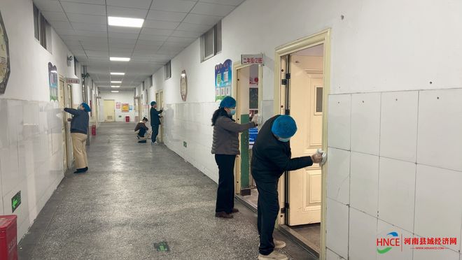 凯发国际商丘市示范区和风小学开展秋冬季流感防控主题班会暨班级消毒工作(图4)