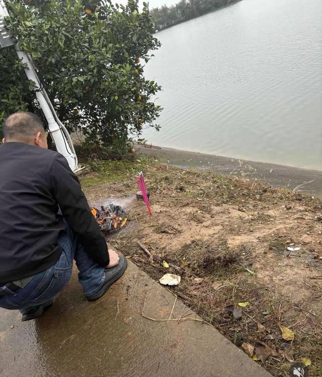 华中农大博士生溺亡现场曝光：45度坡道竟无护栏！悲剧本可避免(图8)