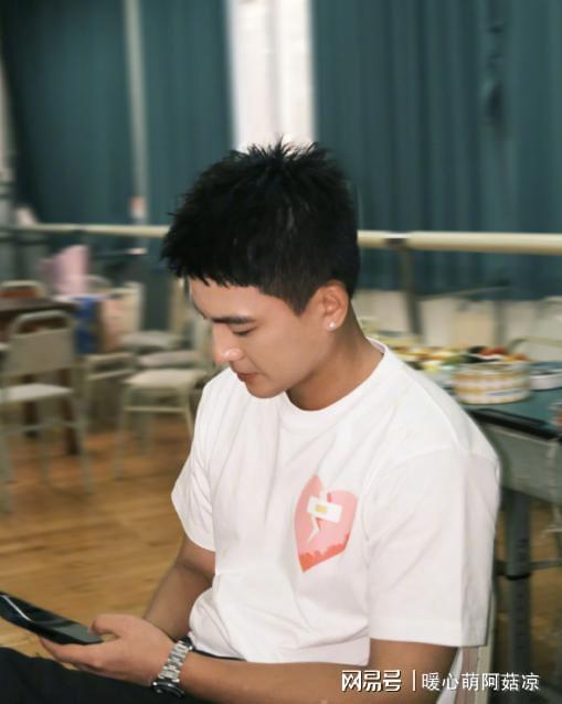 杨紫欧豪《玉兰花开君再来》未播先火顶流资源藏着硬实力(图7)