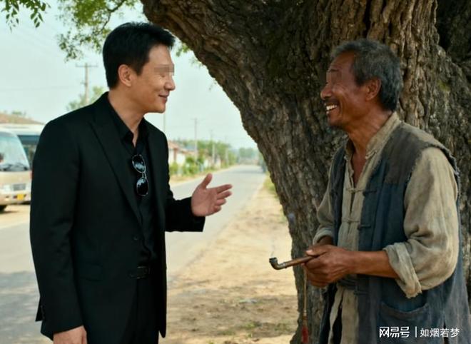 我为母校捐100台空调、700套桌椅校长却将功劳全给他弟弟