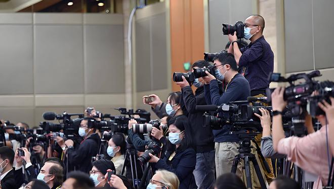 我为母校捐100台空调、700套桌椅校长却将功劳全给他弟弟(图5)